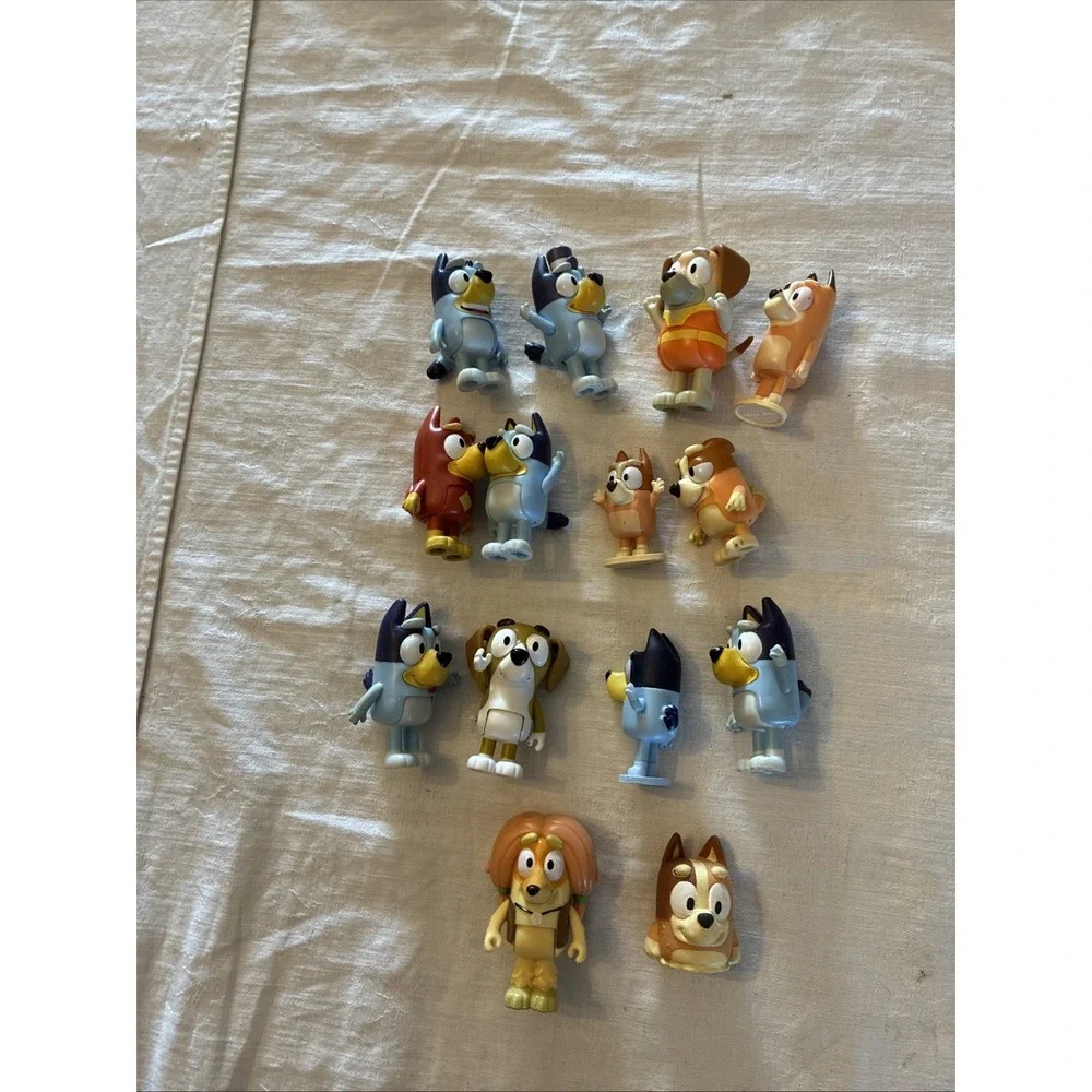 Bluey & Friends Mixed Lot of 13 One Squesh Figures Character Toys by Moose